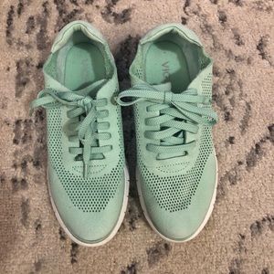 Vionic Joey Lace Up Casual Sneaker Nubuck Leather